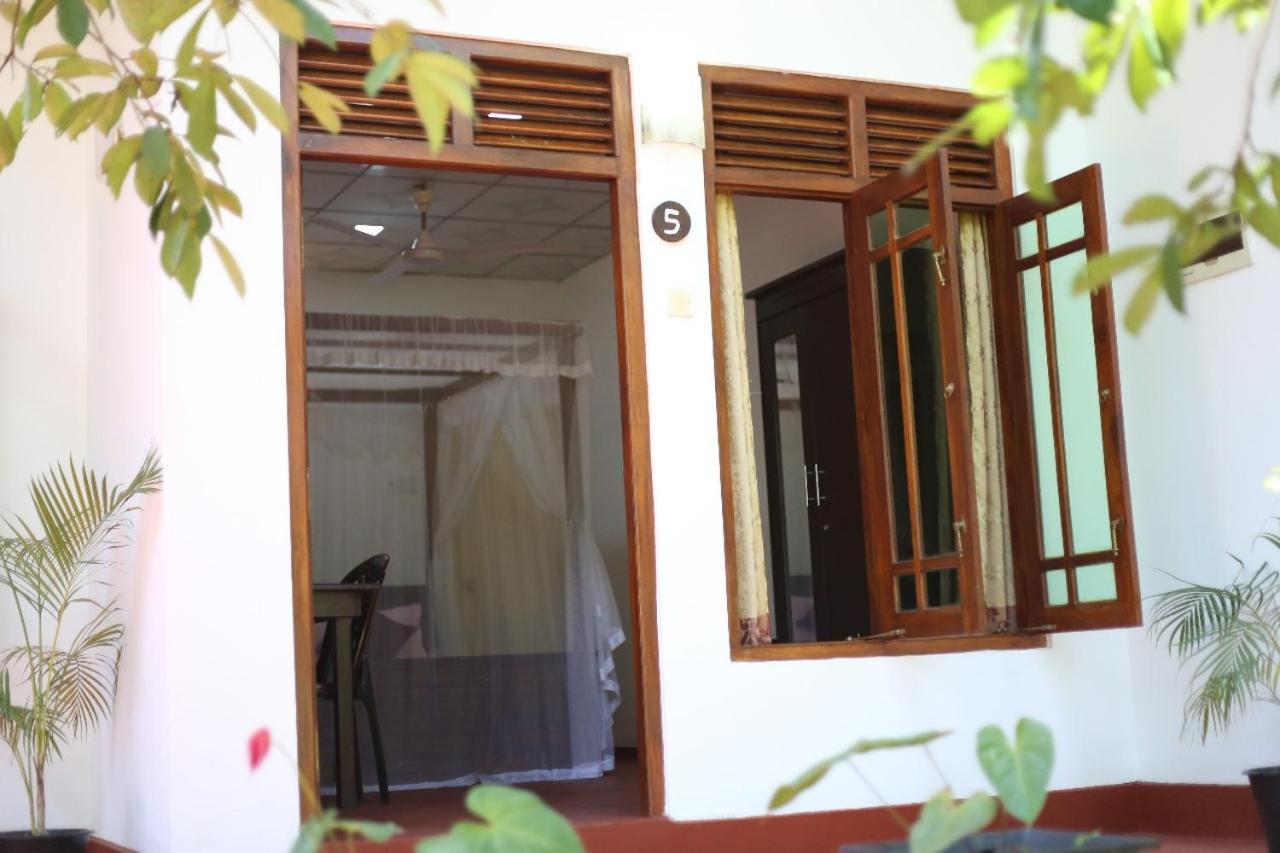 Bakery Family Guest House มิริสซา ภายนอก รูปภาพ