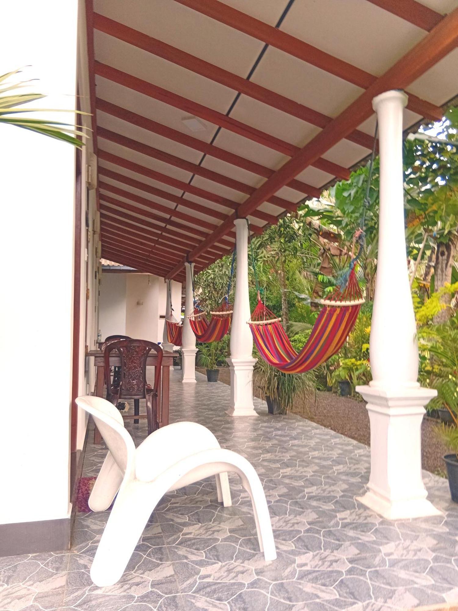 Bakery Family Guest House มิริสซา ภายนอก รูปภาพ