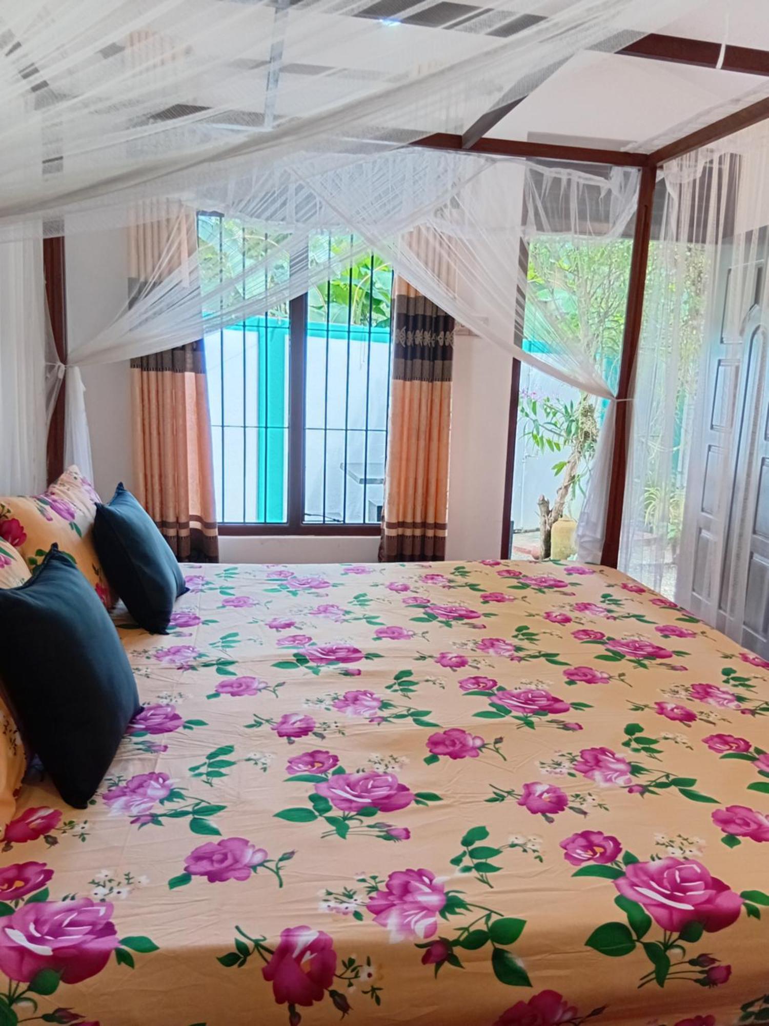 Bakery Family Guest House มิริสซา ภายนอก รูปภาพ
