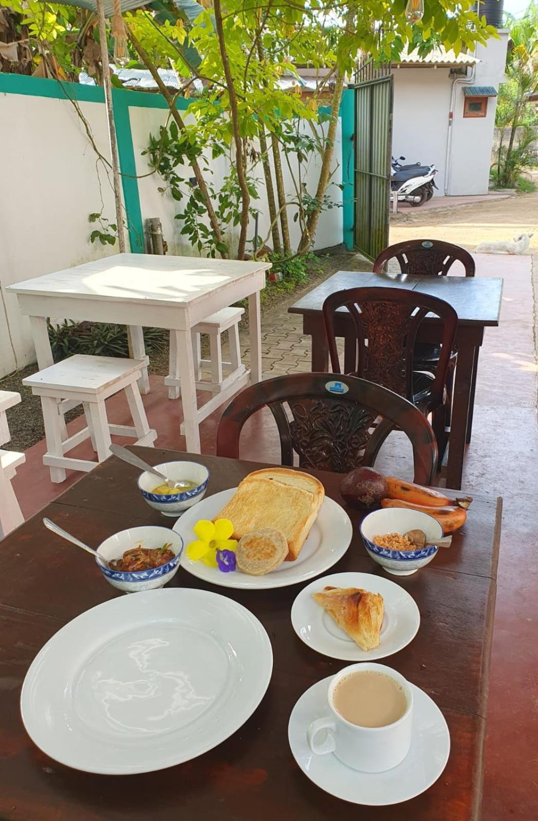 Bakery Family Guest House มิริสซา ภายนอก รูปภาพ