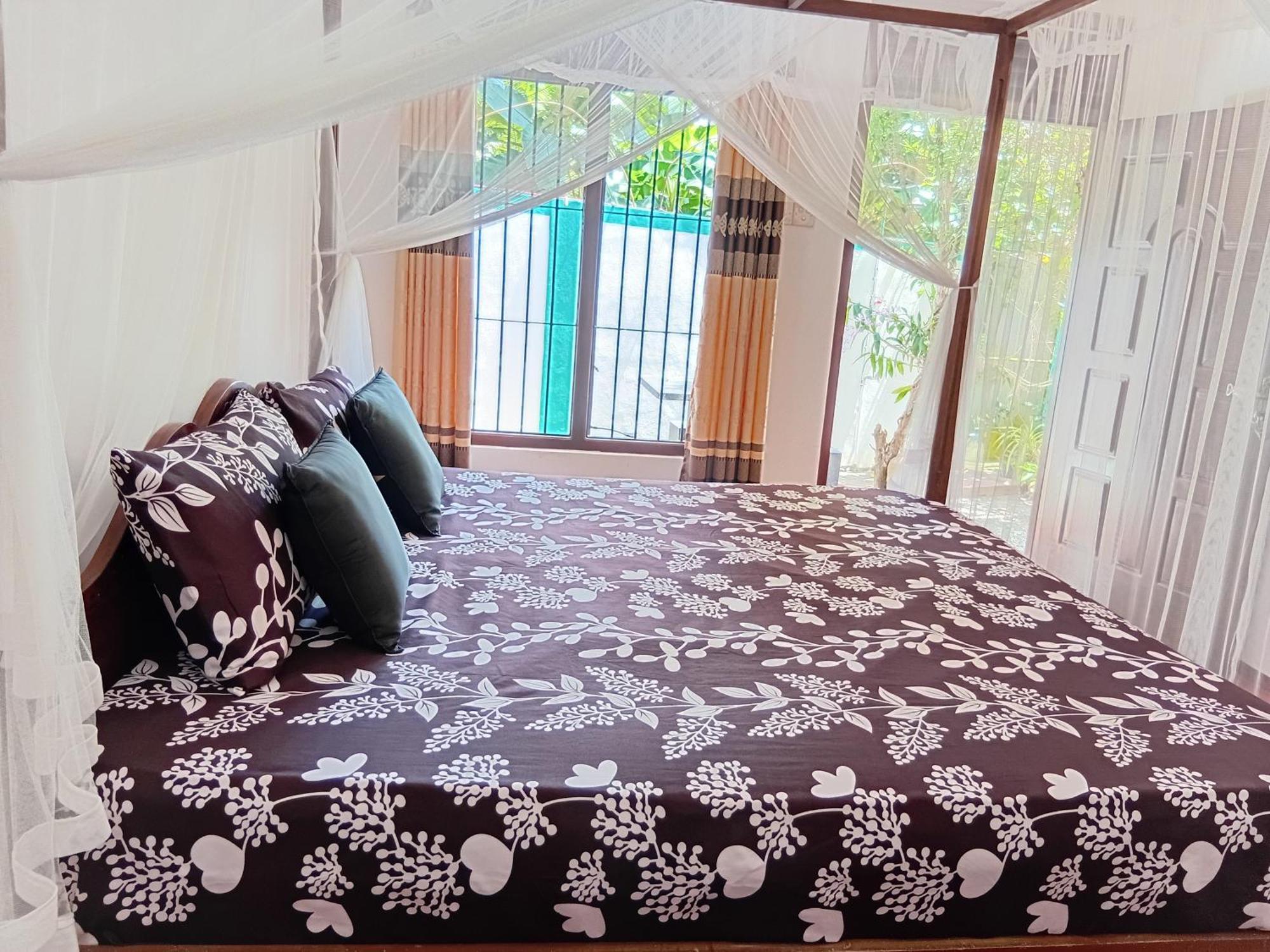 Bakery Family Guest House มิริสซา ภายนอก รูปภาพ