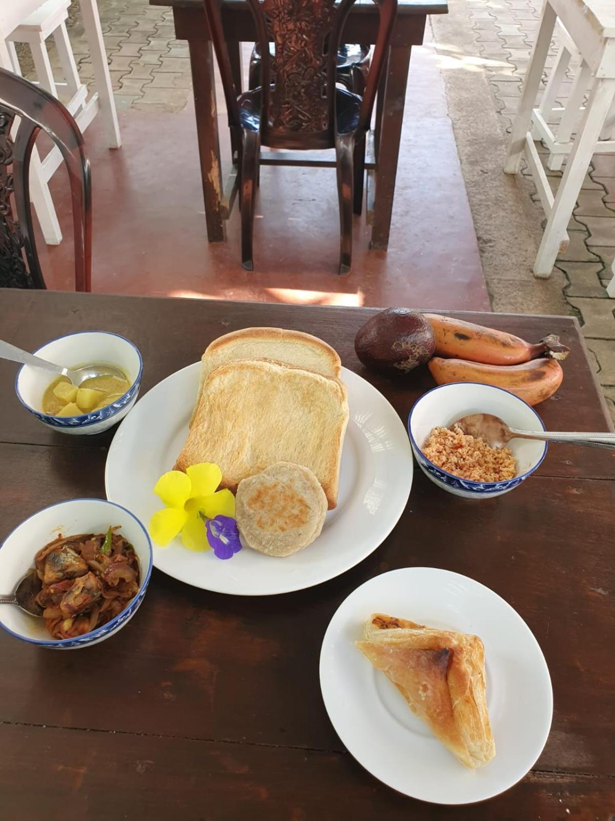 Bakery Family Guest House มิริสซา ภายนอก รูปภาพ